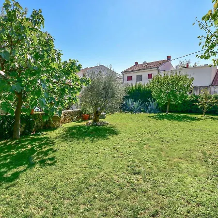 Apartamento Damir-1 By Interhome *