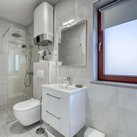 Apartamento Damir-1 By Interhome