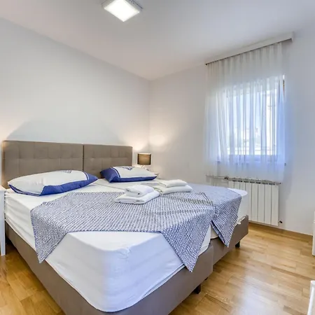 Damir-1 By Interhome Appartement *