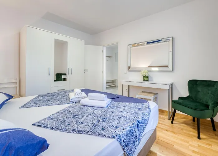 Damir-1 By Interhome * Crikvenica